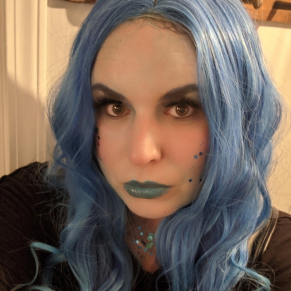 🟣 3 for $15 NEW AND SEALED Revlon Lipstick in Aqua Shock - Picture 4 of 5